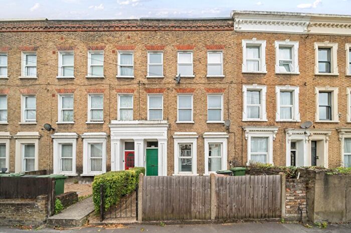 2 Bedroom Flat To Rent In Kent House Road London, SE26