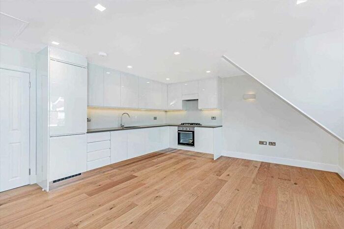 3 Bedroom Flat To Rent In Penwortham Road, London, SW16