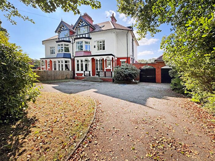 6 Bedroom Semi-Detached House For Sale In Coniscliffe Road, Hartlepool, TS26