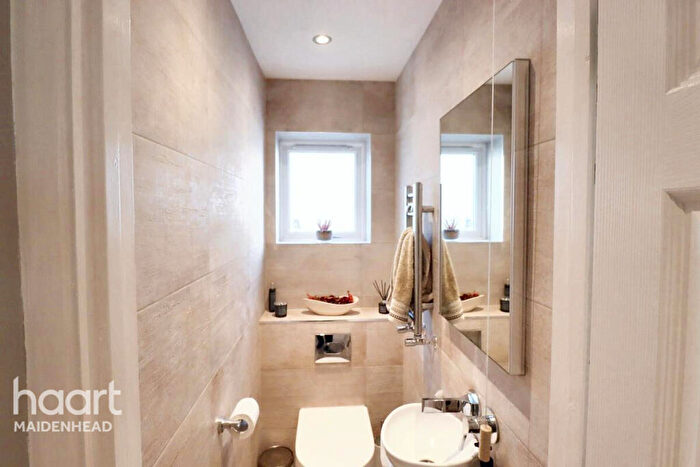 3 Bedroom Detached House For Sale In Boyn Valley Road, Maidenhead, SL6