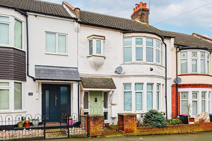 1 Bedroom Flat For Sale In Eastwood Boulevard, Westcliff-On-Sea, SS0