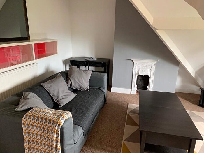 2 Bedroom Flat To Rent In Coleshill St, Sutton Coldfield West Midlands, B72