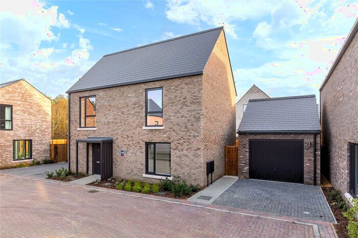 3 Bedroom Detached House To Rent In Oak Court, Cambridge, Cambridgeshire, CB5