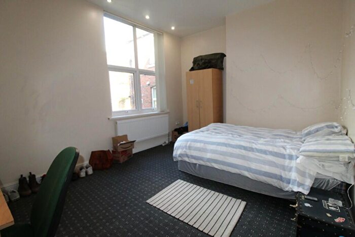 8 Bedroom Terraced House To Rent In Bainbrigge Road, Leeds, West Yorkshire, LS6