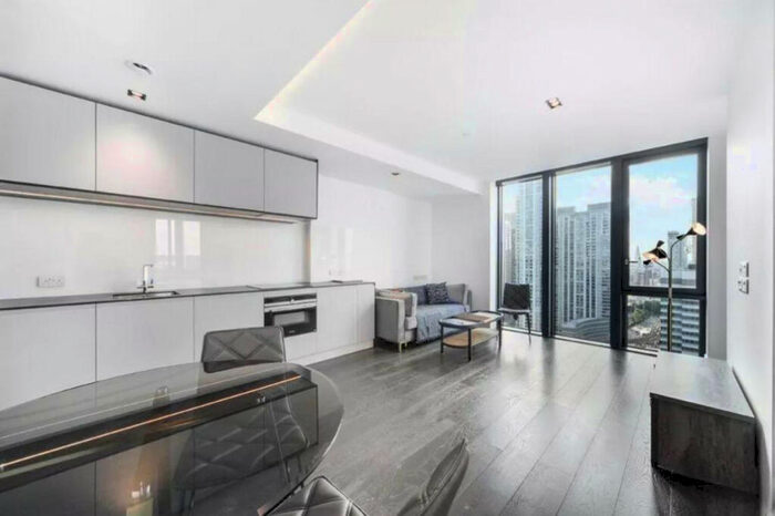 1 Bedroom Apartment To Rent In Amory Tower, Canary Wharf, E14