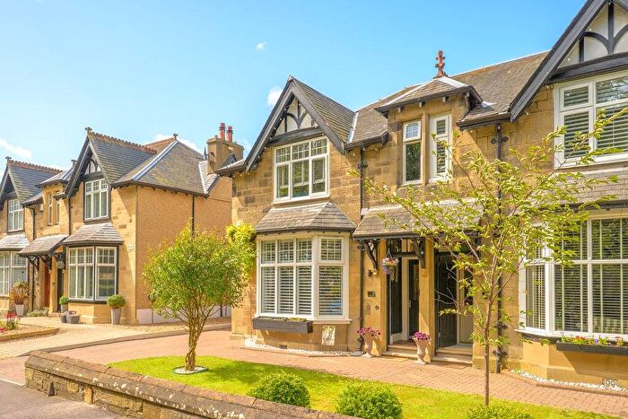 4 Bedroom Semi-Detached Villa For Sale In Abbots Road, Grangemouth, FK3