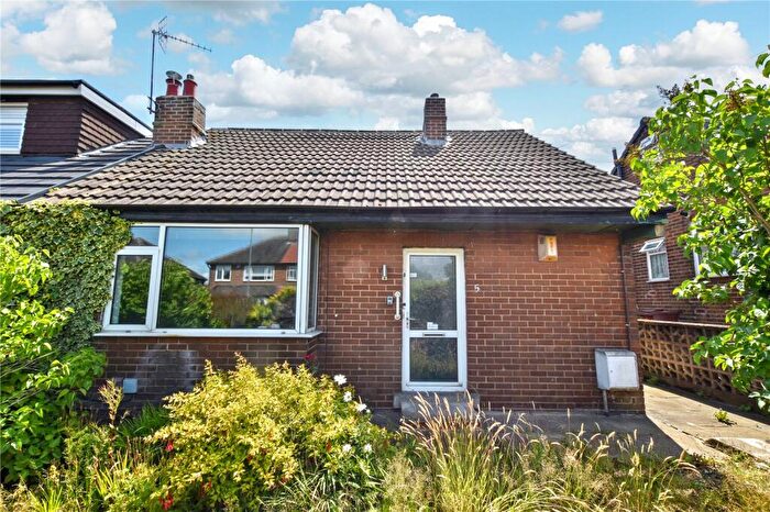 2 Bedroom Bungalow For Sale In Scatcherd Lane, Morley, Leeds, West Yorkshire, LS27