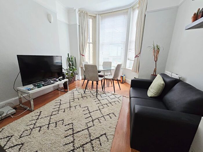 1 Bedroom Flat To Rent In Belvedere Buildings, London, SE1