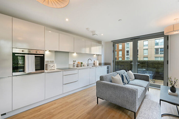 2 Bedroom Apartment To Rent In Solstice Apartments, Milton Keynes Milton Keynes, MK9