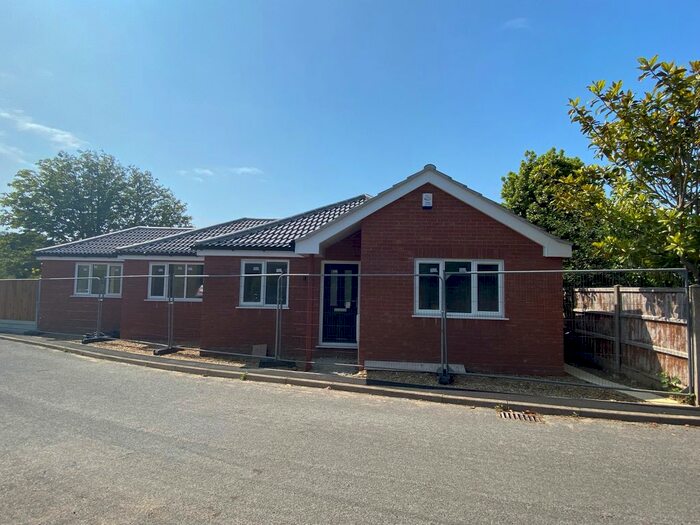 3 Bedroom Detached Bungalow To Rent In Homestead Gardens, Hemsby, Great Yarmouth, NR29