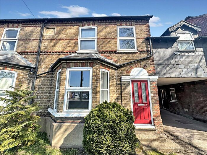 1 Bedroom Apartment To Rent In London Road, High Wycombe, Buckinghamshire, HP11