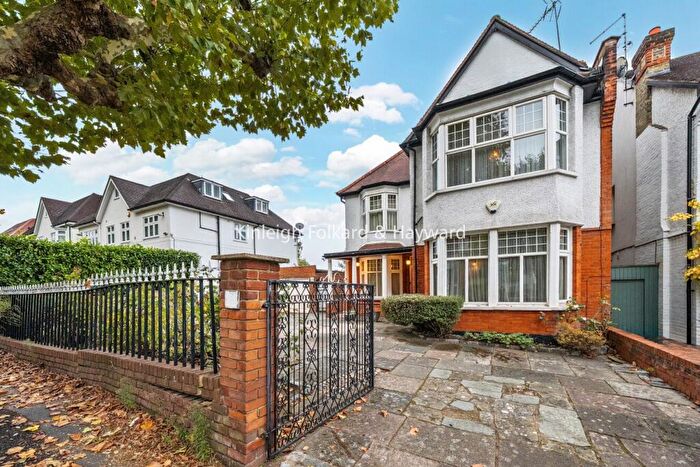 5 Bedroom Detached House For Sale In Beechwood Avenue, London, N3