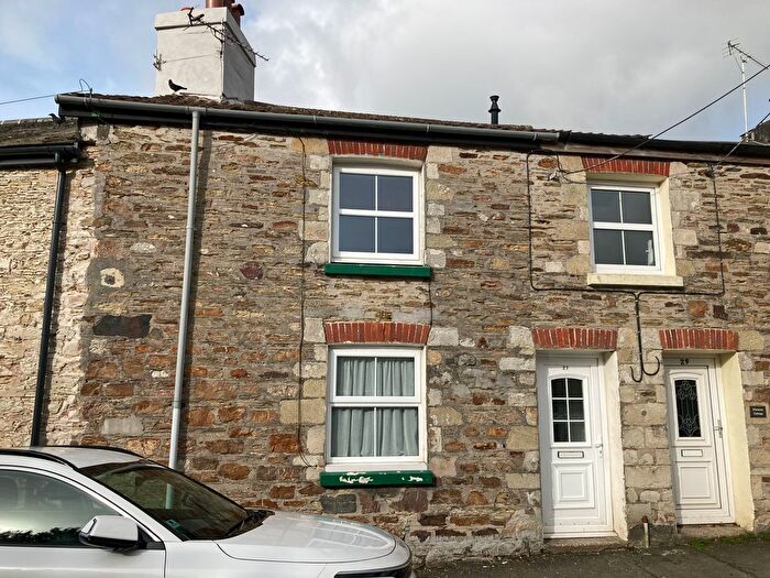 2 Bedroom Property To Rent In Church Street, Par, PL24