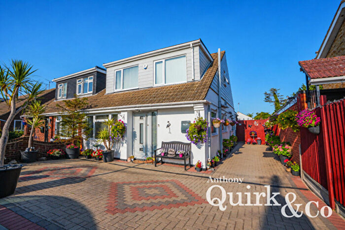 4 Bedroom Semi-Detached House For Sale In Seaview Road, Canvey Island, SS8