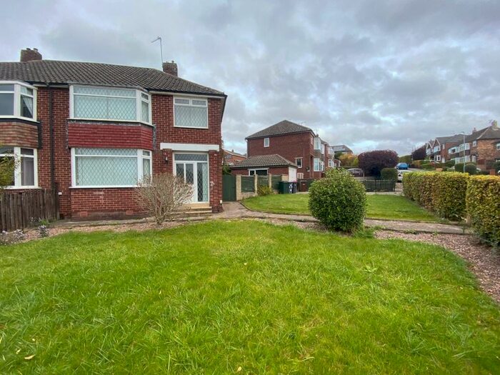 3 Bedroom Semi-Detached House To Rent In Renishaw Avenue, Rotherham, ., S60
