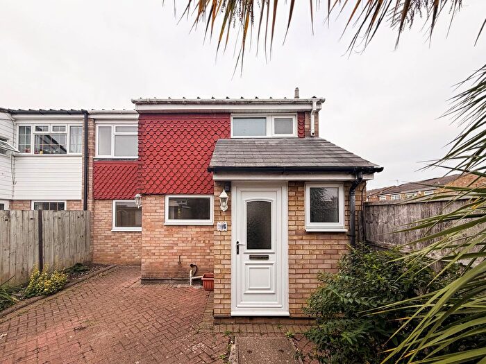 3 Bedroom End Of Terrace House To Rent In Champions Way, Hoddesdon, EN11