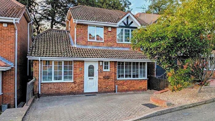 3 Bedroom Detached House For Sale In Foxlands Drive, Lower Gornal, DY3