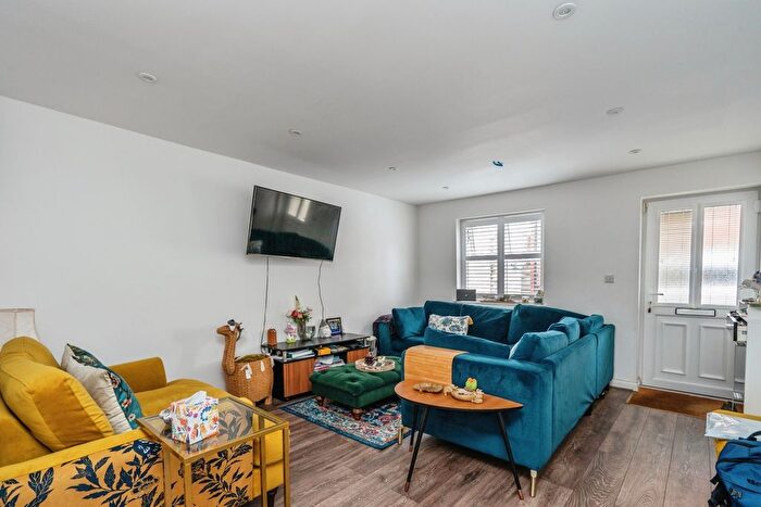 3 Bedroom Detached House For Sale In Copnor Road, Portsmouth, Hampshire, PO3