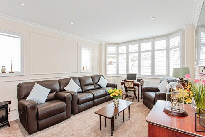 3 Bedroom Bungalow For Sale In Prittlewell Chase, Westcliff-on-Sea, Essex, SS0