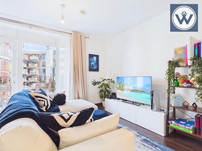 1 Bedroom Flat For Sale In Gramophone Lane, Hayes, UB3