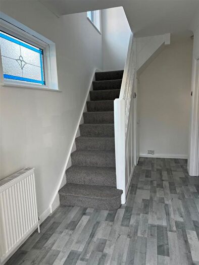 3 Bedroom Semi-Detached House For Sale In Vinson Close, Orpington, BR6