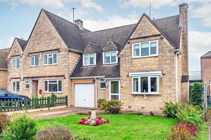 3 Bedroom Semi-Detached House For Sale In Roman Way, Bourton-On-The-Water, GL54