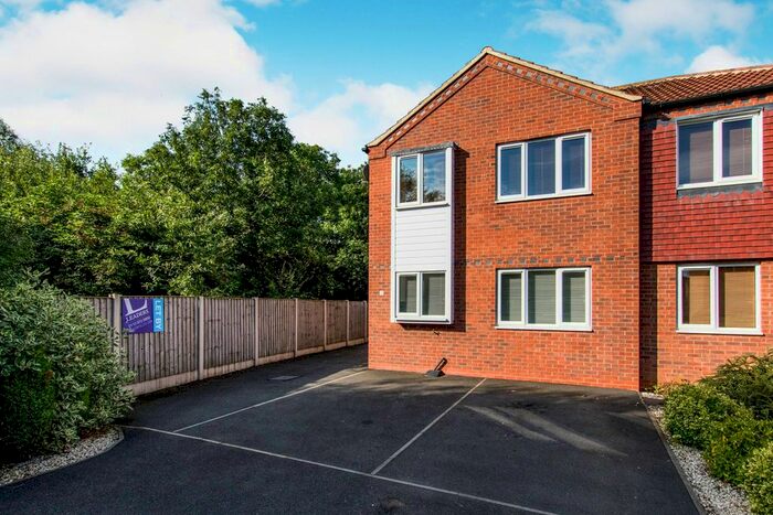 3 Bedroom Semi-Detached House To Rent In Maldon Close, Long Eaton, Nottingham, NG10