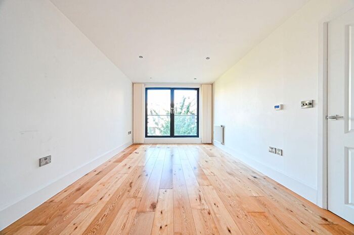 1 Bedroom Flat For Sale In Euler Court, Bow, London, E3