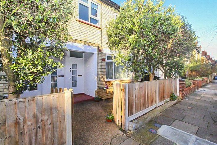 2 Bedroom Flat To Rent In Kenley Road, Twickenham, TW1