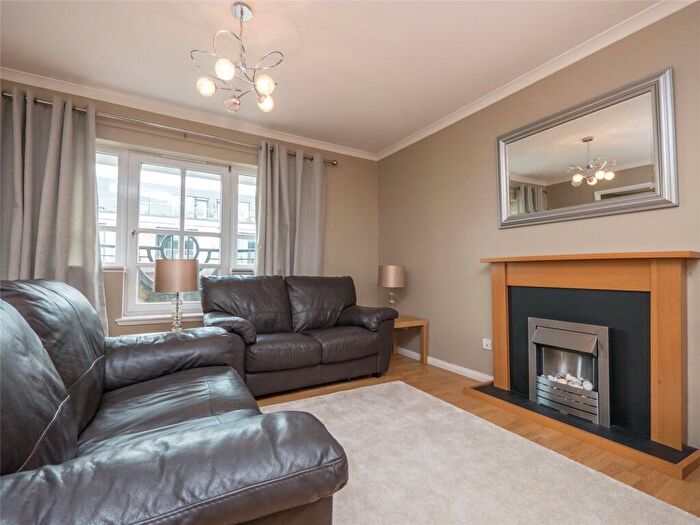3 Bedroom Flat To Rent In Hopetoun Street, Edinburgh, EH7