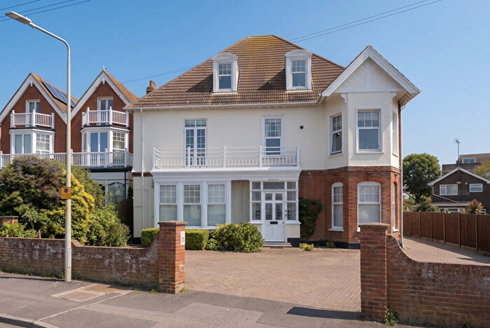 1 Bedroom Flat For Sale In Sea Road, Westgate-on-sea, CT8