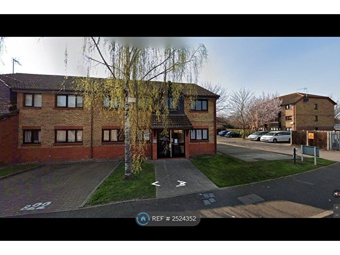 1 Bedroom Flat To Rent In Waterside Close, Barking, IG11