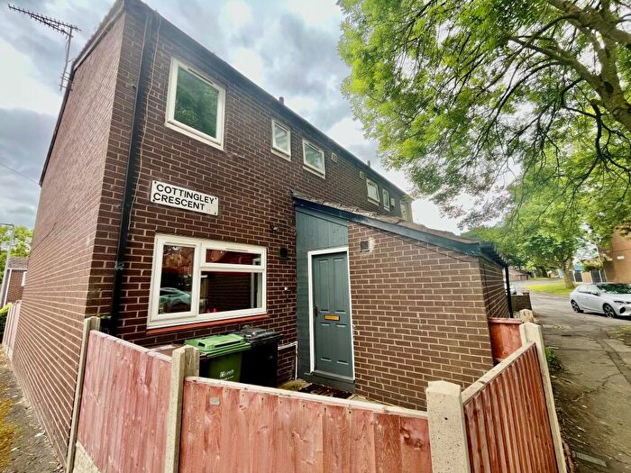 3 Bedroom House To Rent In Cottingley Crescent, Leeds, LS11