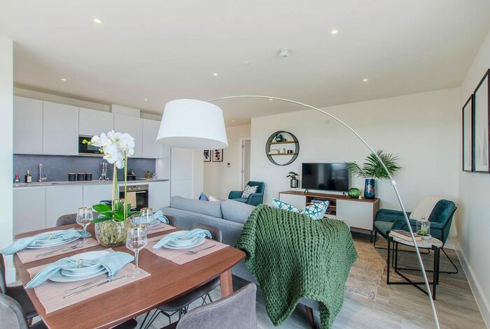 2 Bedroom Flat To Rent In Union Wharf, Greenwich, London, SE8