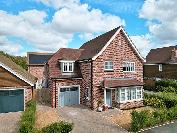4 Bedroom Detached House For Sale In Killingdown Farm Way, Croxley Green, Hertfordshire, WD3