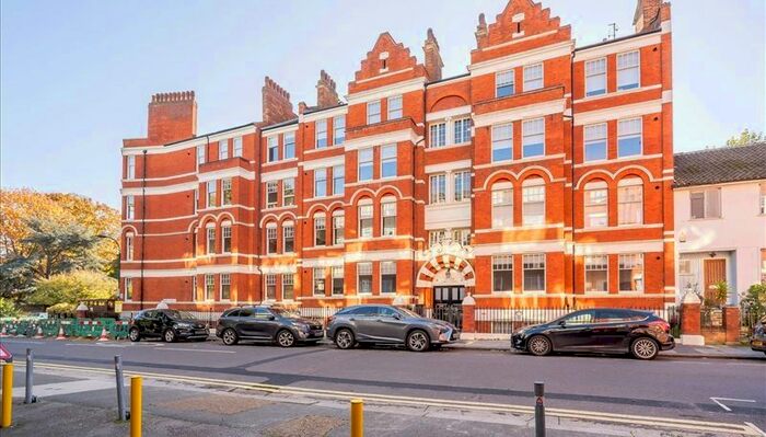 3 Bedroom Flat To Rent In Hamlet Gardens, London, W6