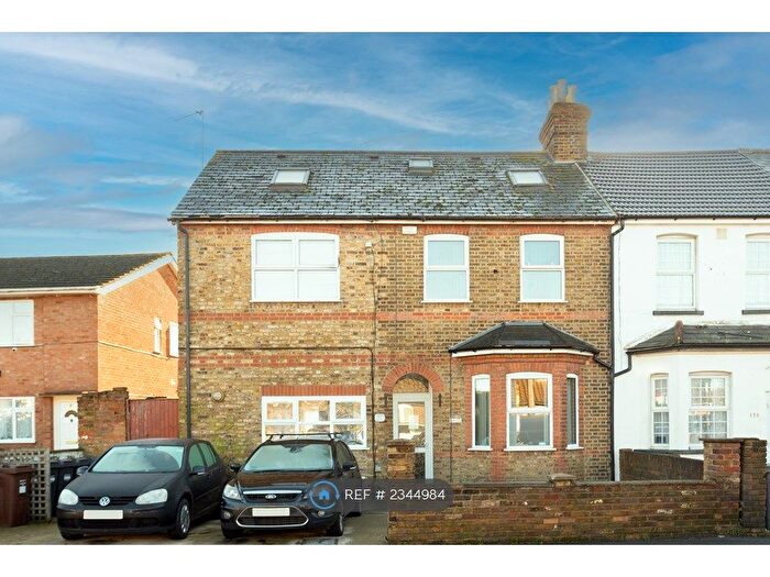 1 Bedroom Flat To Rent In Hatton Road, Bedfont, TW14