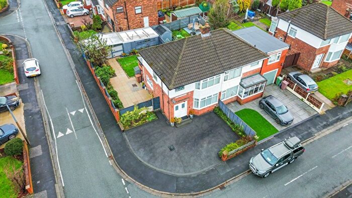 3 Bedroom Semi Detached House For Sale In Renwick Avenue, Rainhill, L35