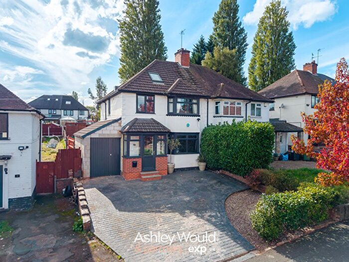 4 Bedroom Semi Detached House For Sale In Bernard Road, Oldbury, B68