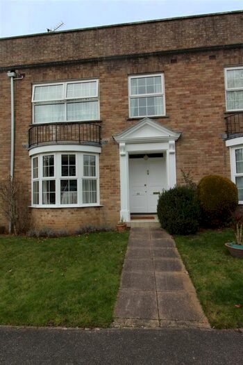 4 Bedroom Terraced House To Rent In Chantry Close, Highcliffe, Christchurch, BH23