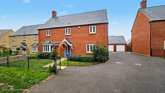 4 Bedroom Detached House For Sale In Blacksmith Road, Roade, Northampton, NN7