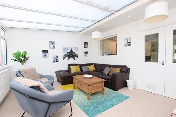 6 Bedroom House To Rent In Stanway Close, Bath, BA2