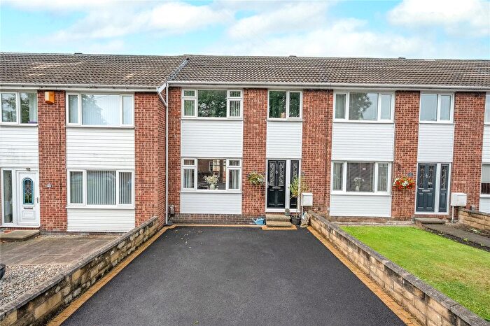 3 Bedroom Town House For Sale In Headlands Road, Ossett, West Yorkshire, WF5