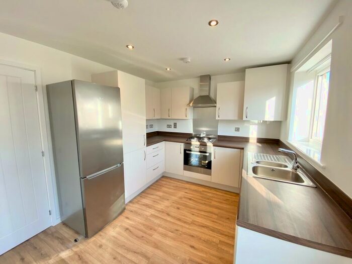 4 Bedroom Town House To Rent In Eastwell Walk, LE4
