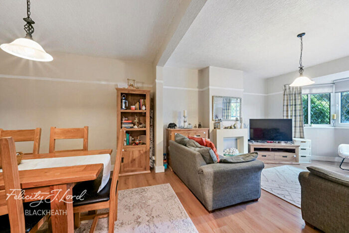 3 Bedroom Semi Detached House For Sale In Guild Road, Charlton, SE7