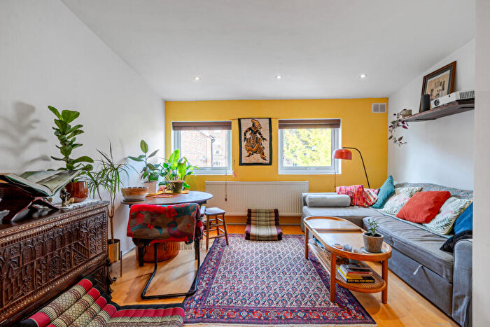 1 Bedroom Apartment For Sale In East Dulwich Road, London, SE15