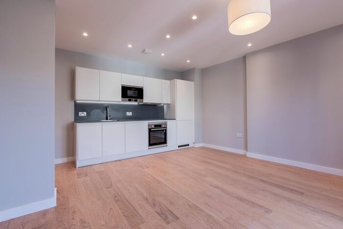 2 Bedroom Flat To Rent In Avonmore Road, London, W14