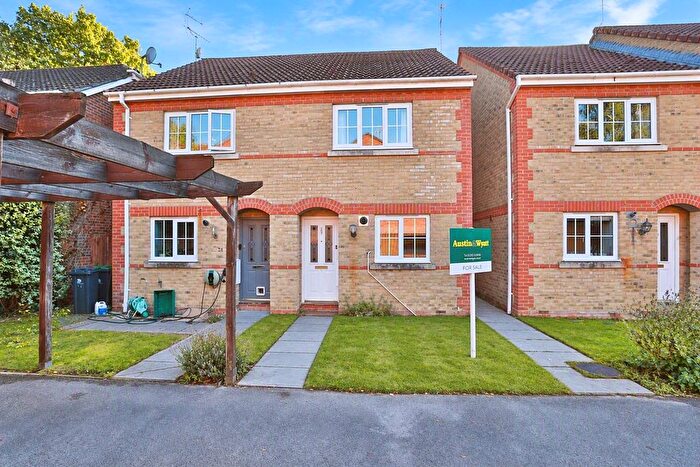 2 Bedroom Semi Detached House For Sale In Starlight Farm Close, Verwood, Dorset, BH31