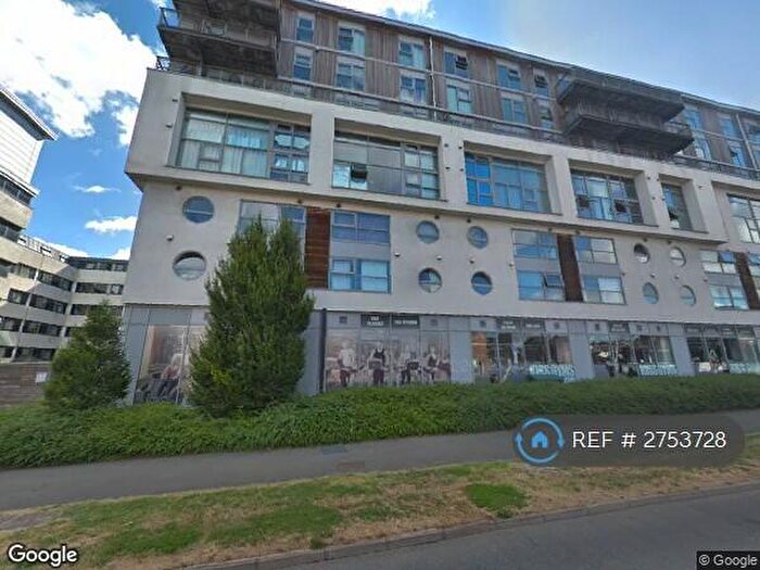 2 Bedroom Flat To Rent In Beckhampton Street, Swindon, SN1