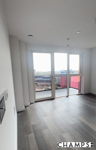 2 Bedroom Flat To Rent In Horn Lane, London, W3